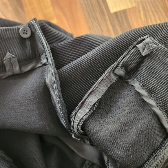 Akris Punto Straight Leg Cropped Tricotine Wool Ruffled Detail Pants Size 10 - Picture 9 of 14